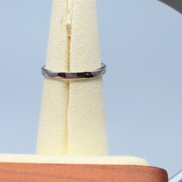 Three Stone Cubic Zirconia Engagement Ring Silver Tone Round Cut Size 6 - Picture 6 of 14